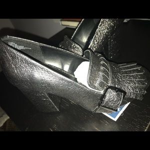 Kenneth Cole block heels